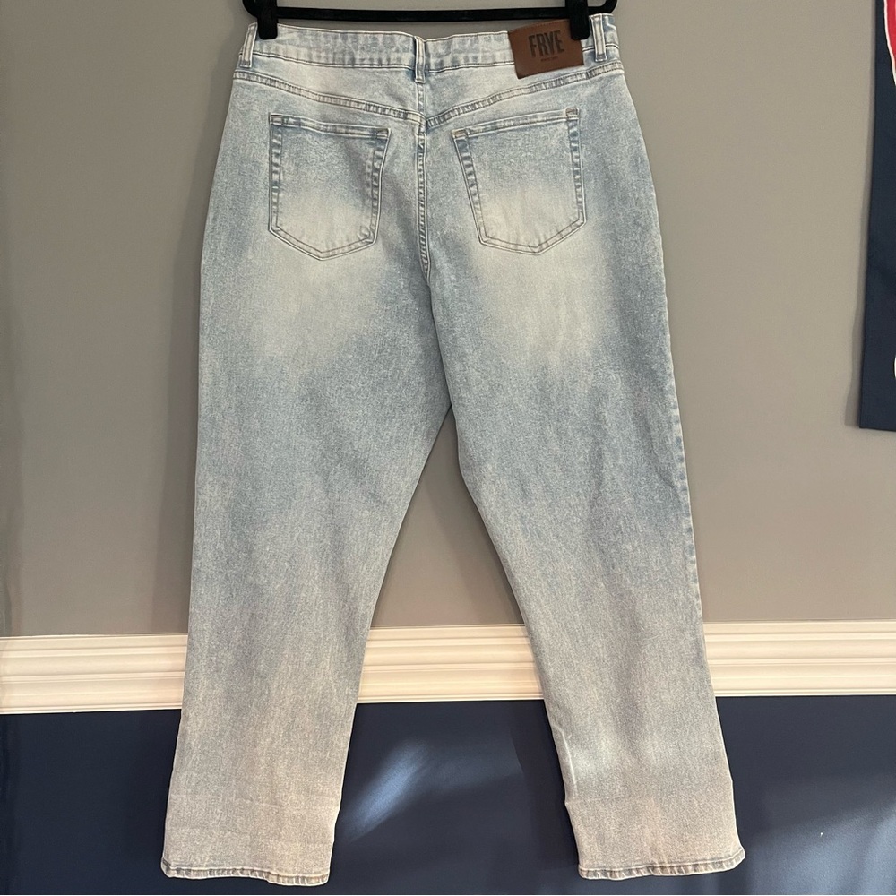 Frye Womens Relaxed Light Wash Jeans Size 12 - Picture 2 of 5